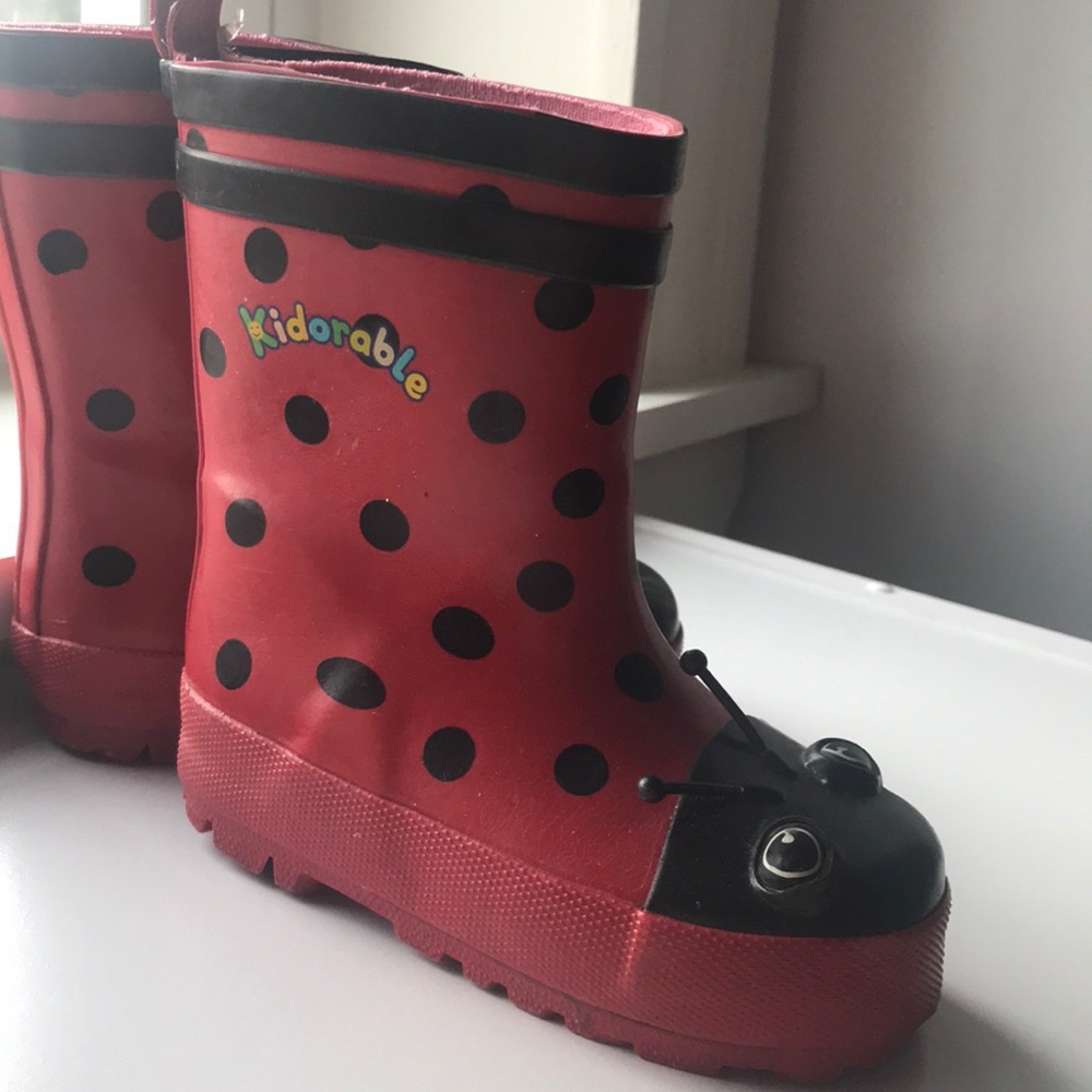 Kidorable ladybug rain boots